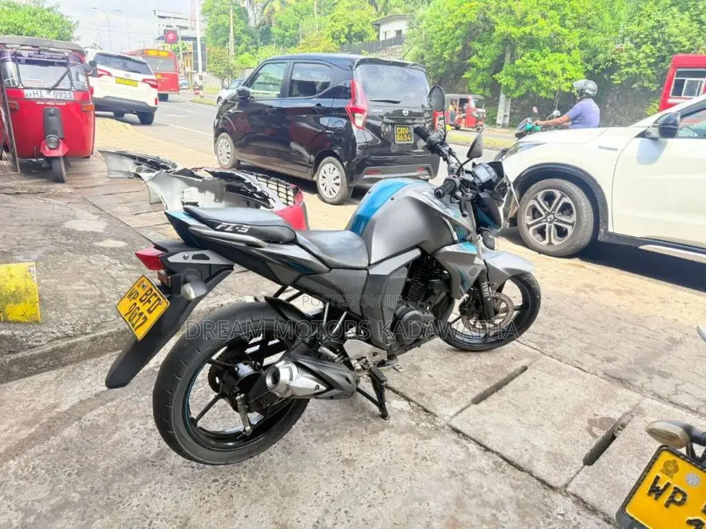 Yamaha FZ-S Version 2.0 2017 Motorbike (Used)