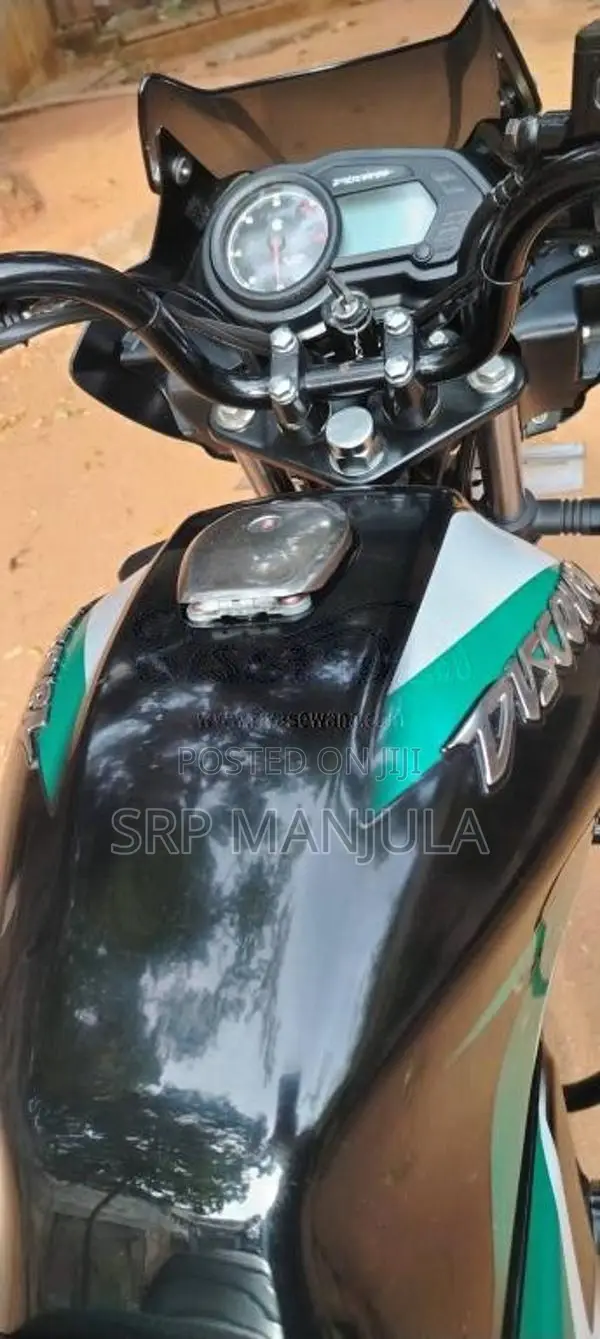 Bajaj Discover 2025 Motorbike (Used)