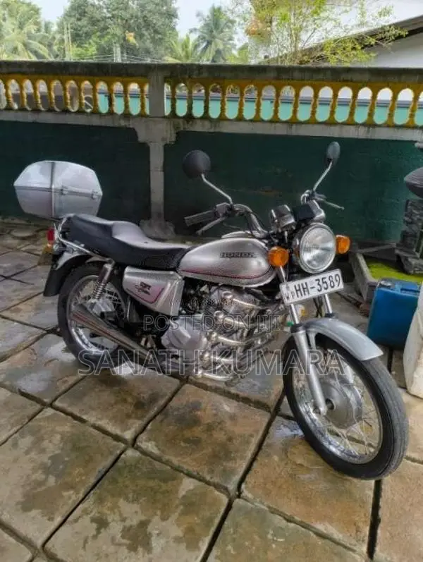 Honda CM Custom 2002 Motorbike (Used)