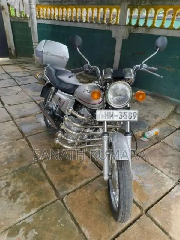 Honda CM Custom 2002 Motorbike (Used)
