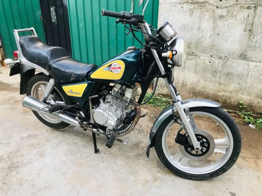 Honda Daelim 1999 Motorbike (Used)