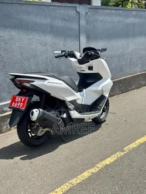 Honda Pcx 160 2025 Motorbike (Used)