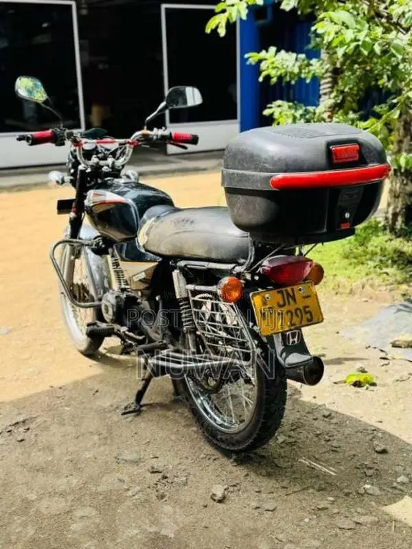 Bajaj Boxer 2003 Motorbike (Used)