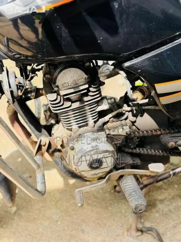Bajaj Boxer 2003 Motorbike (Used)