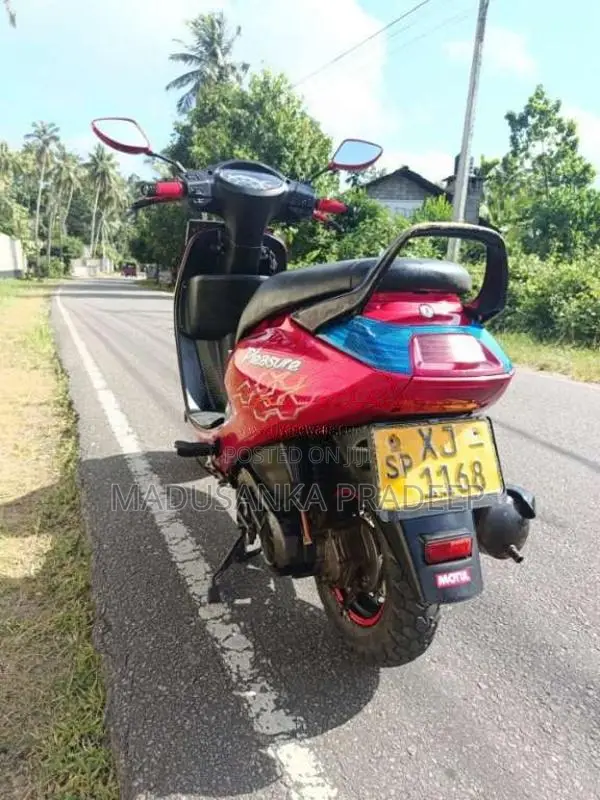 Hero-Honda Pleasure 2012 Motorbike (Used)