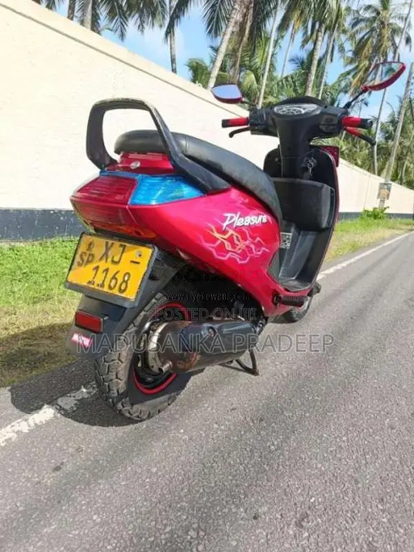 Hero-Honda Pleasure 2012 Motorbike (Used)