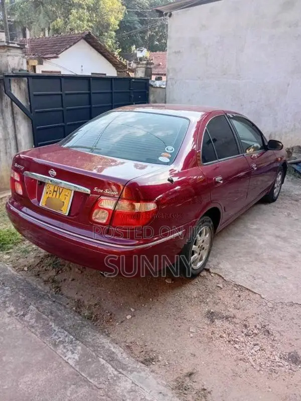 Nissan N16 2000 Car (Used)