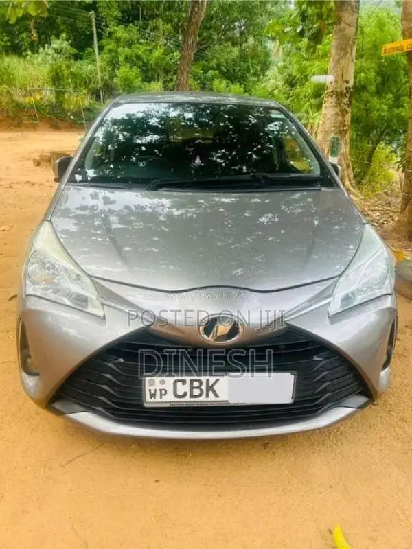 Toyota Vitz 2017 Car (Used)