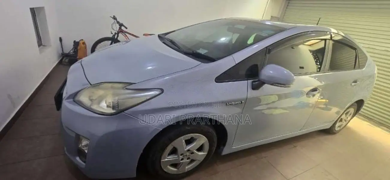 Toyota Prius 2011 Car (Used)