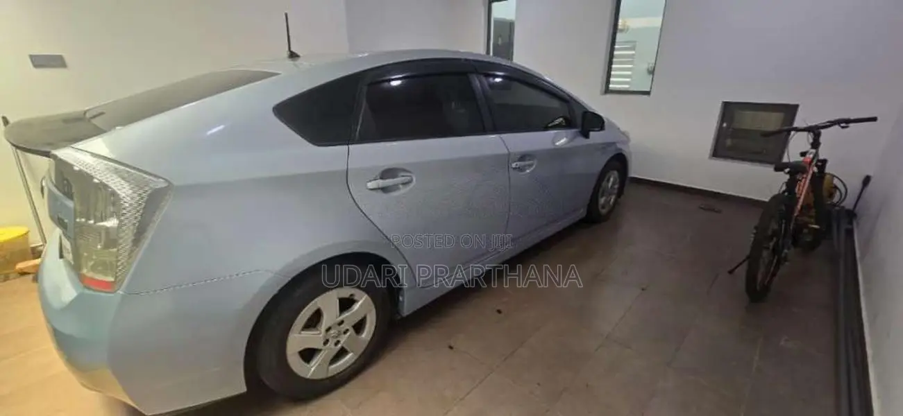 Toyota Prius 2011 Car (Used)