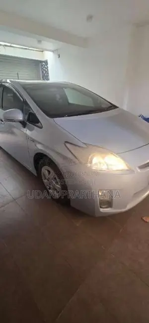 Toyota Prius 2011 Car (Used)