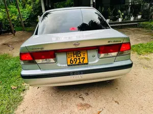 Nissan Sunny Fb 15 2000 Car (Used)