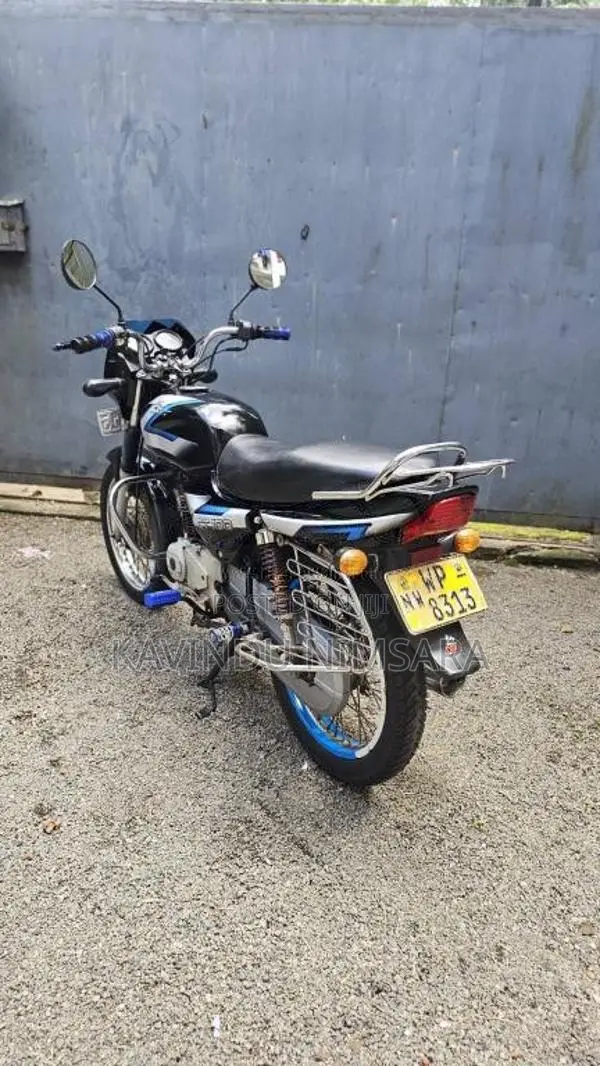 Bajaj CT-100 2011 Motorbike (Used)
