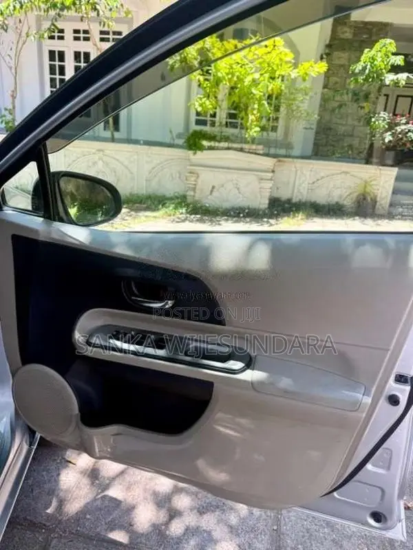 Toyota Aqua 2012 Car (Used)