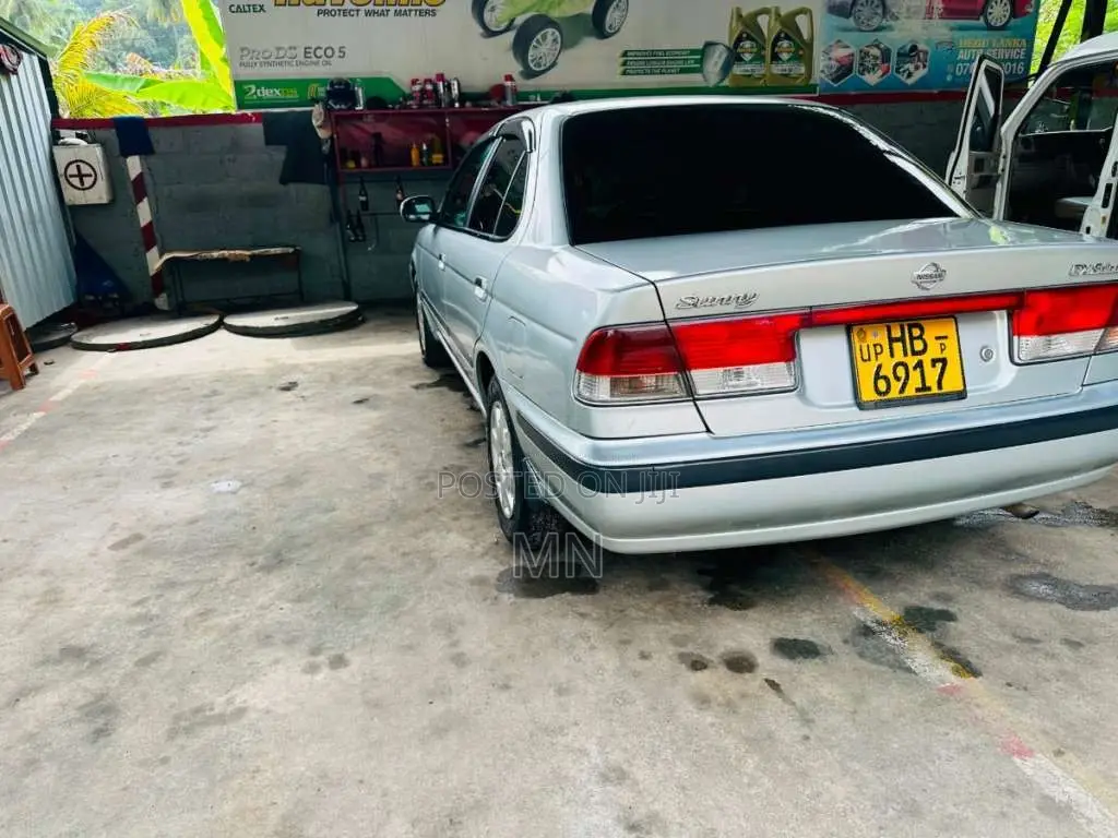 Nissan Sunny Fb 15 2000 Car (Used)