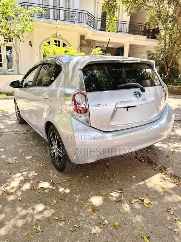 Toyota Aqua 2012 Car (Used)