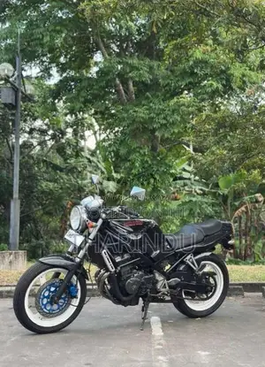 Suzuki Bandit 1998 Motorbike (Used)