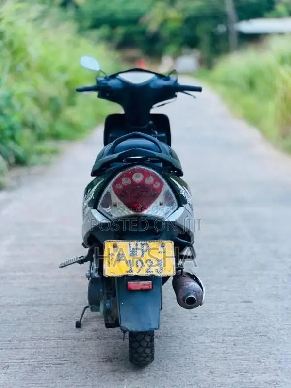 TVS Scooty Streak 2011 Motorbike (Used)
