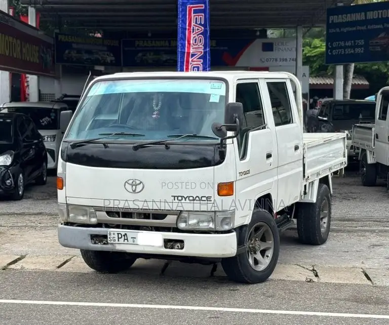 Toyota Toyoace 2001 Crew Cab (Used)