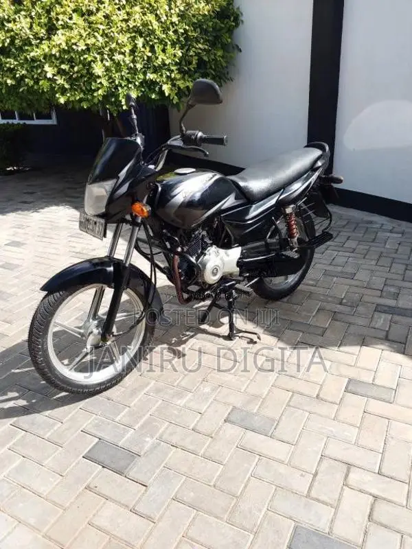 Bajaj Platina 2017 Motorbike (Used)