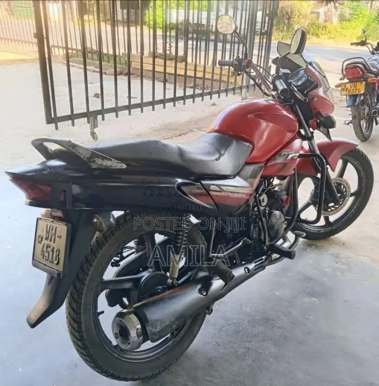 Hero-Honda Glamour 2011 Motorbike (Used)