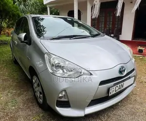 Toyota Aqua 2013 Car (Used)