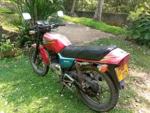 Suzuki GS125 1999 Motorbike (Used)