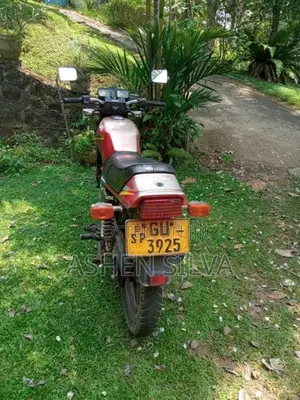Suzuki GS125 1999 Motorbike (Used)