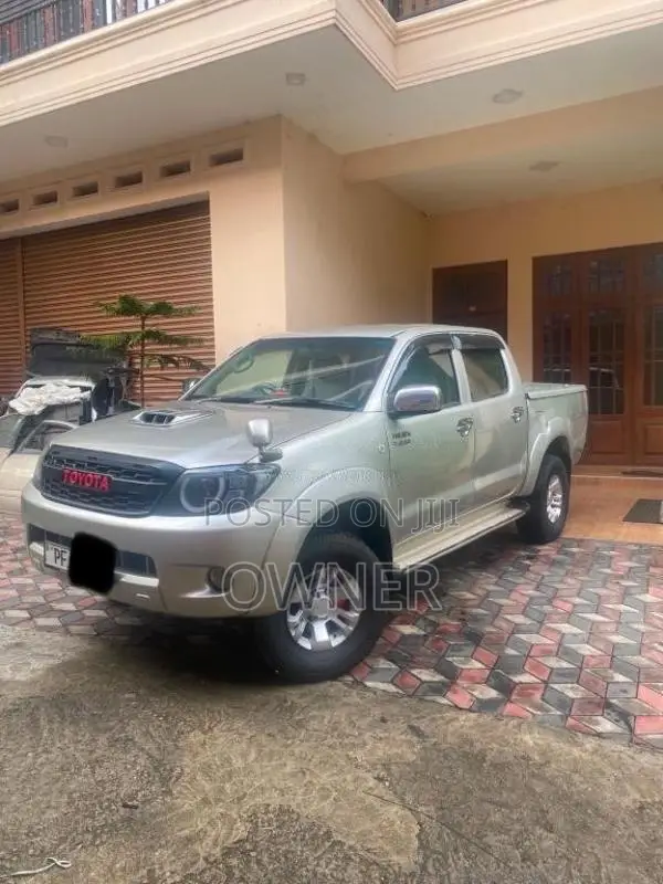 Toyota Hilux 2005 Pickup (Used)
