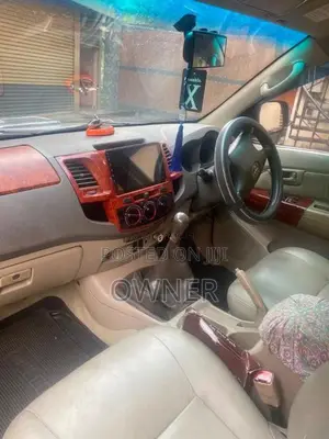 Toyota Hilux 2005 Pickup (Used)