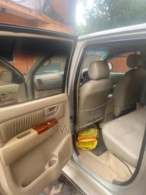 Toyota Hilux 2005 Pickup (Used)