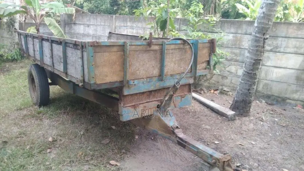 Massey-Ferguson 240 2002 Tractor (Used)