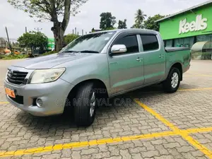 Toyota HILUX 2015 Pickup (Used)