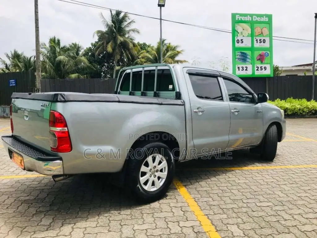 Toyota HILUX 2015 Pickup (Used)