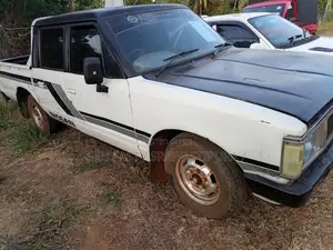 Nissan Nissan 1980 Pickup (Used)