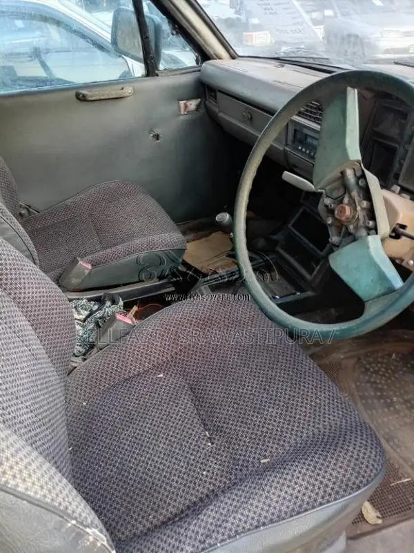 Nissan Nissan 1980 Pickup (Used)