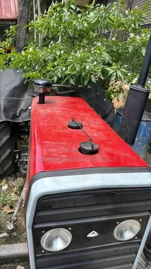Mitsubishi 240S 2000 Tractor (Used)