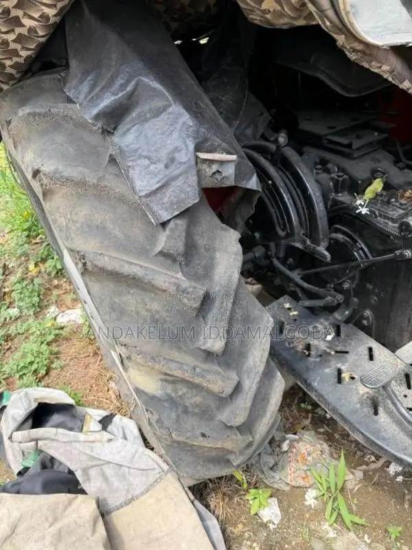 Mitsubishi 240S 2000 Tractor (Used)