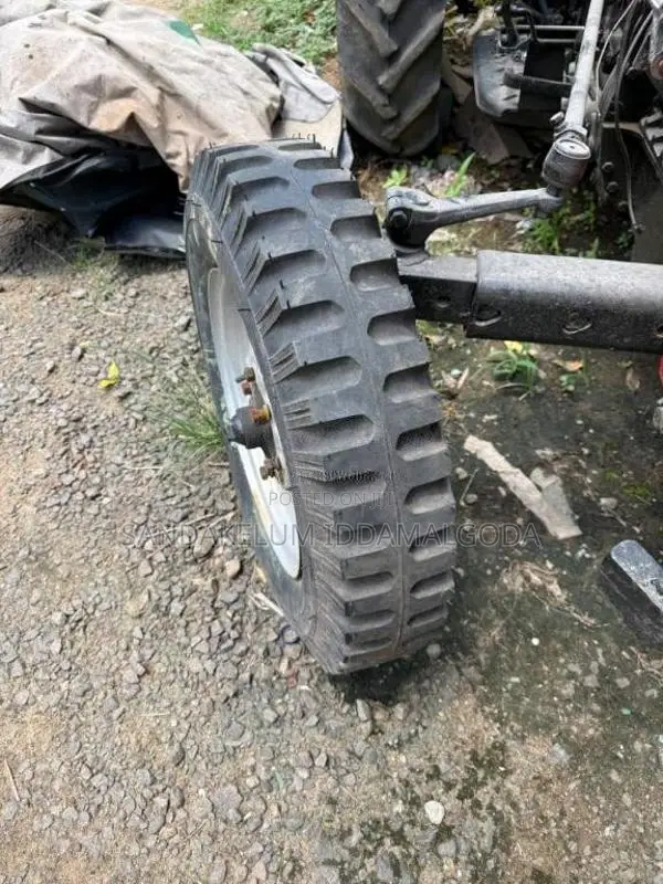 Mitsubishi 240S 2000 Tractor (Used)