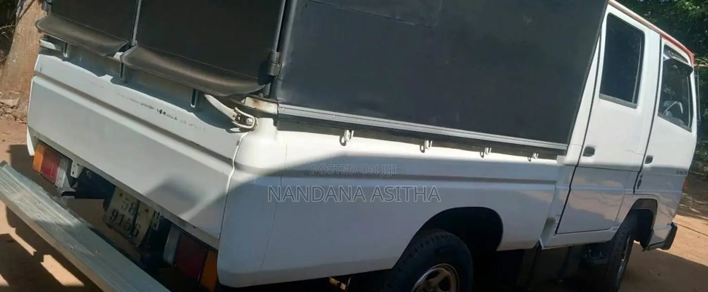 Isuzu NHR 1996 Crew Cab (Used)