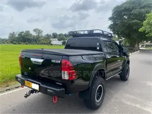 Toyota Hilux 2016 Pickup (Used)