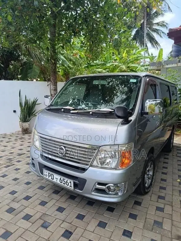 Nissan Caravan 2012 Van (Used)
