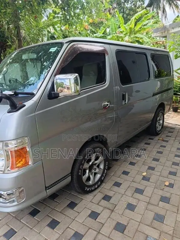 Nissan Caravan 2012 Van (Used)
