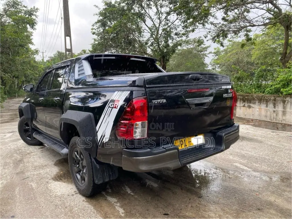 Toyota Hilux 2017 Pickup (Used)
