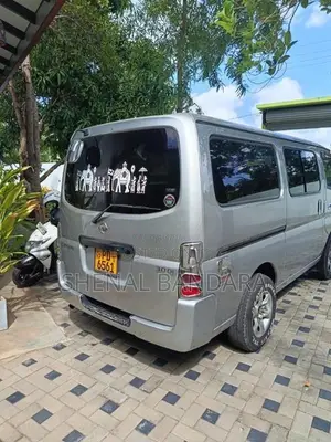 Nissan Caravan 2012 Van (Used)