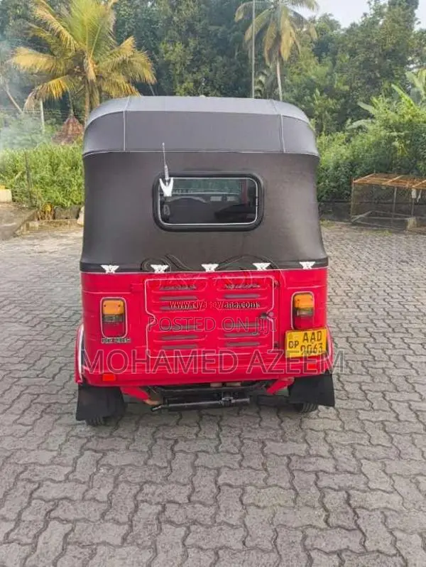 Bajaj RE 205 2012 Three Wheel (Used)