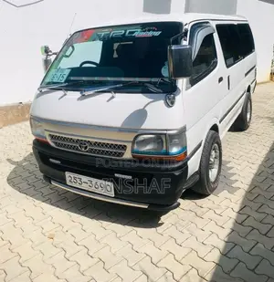 Toyota Dolphin 1993 Van (Used)