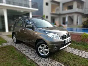 Daihatsu Terios SX 2015 SUV (Used)