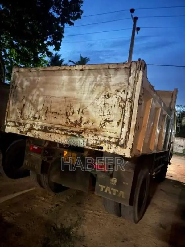 Tata LPK2615 2010 Lorry (Used)