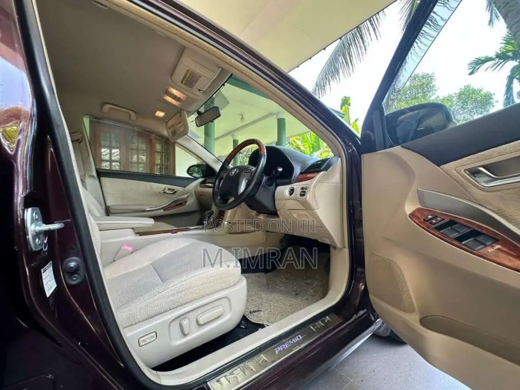 Toyota Premio 2013 Car (Used)